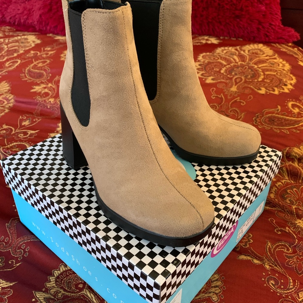 Soda Booties ARBOR-S in New Sand Wmn 7 LIKE NEW